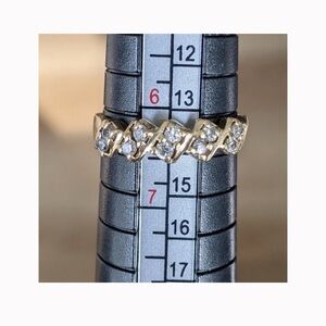 10k Gold Ring with 10 stones